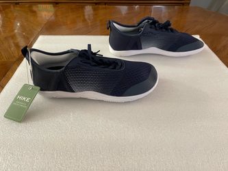 NWT Hike Footwear HF Stride Shoes - Women’s Size 9 - 9.5 Navy Blue (Looks Like a Light Black)
