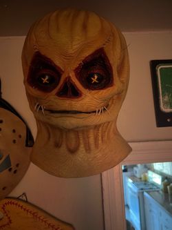 Trick R Treat Sam mask burlap unmasked
