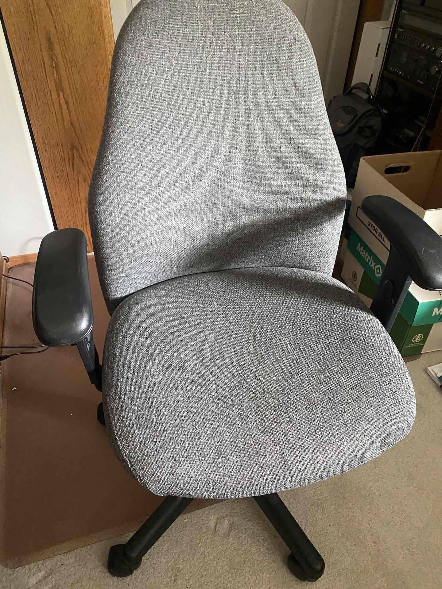 Grey Office Chair In Great Conditions