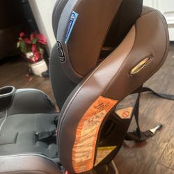 Graco Extend2Fit Reclining Car Seat