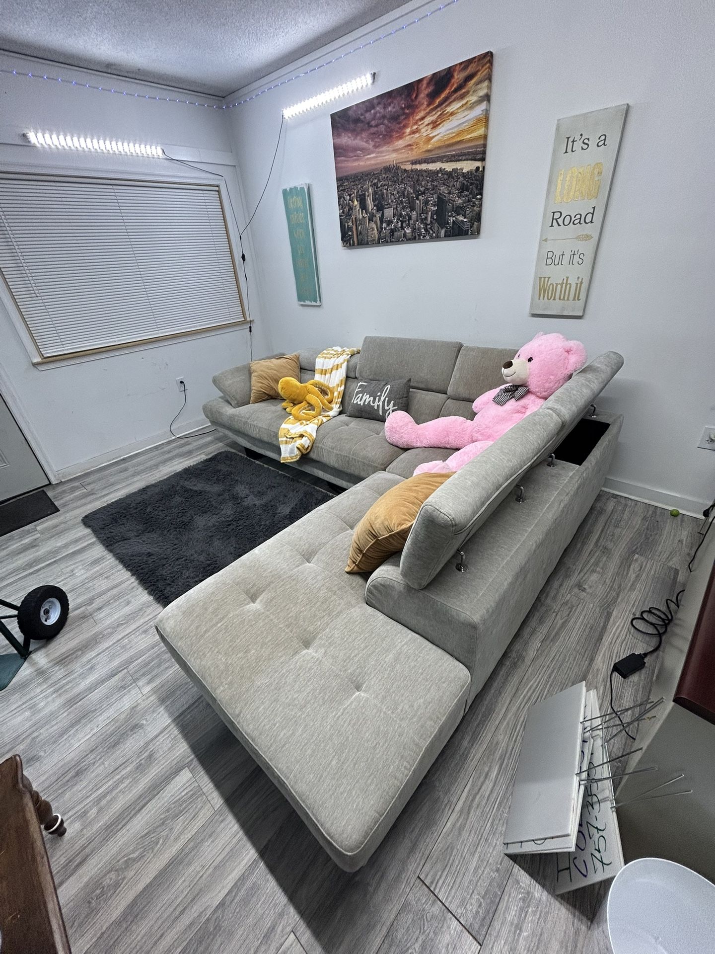 Sectional Sofa/ Couch Adjustable Headrests DELIVERY AVAILABLE