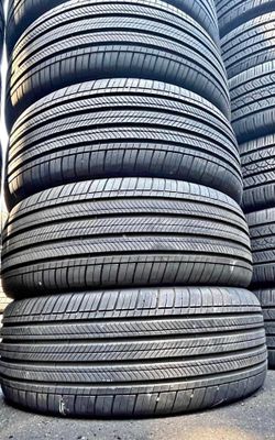 235/45/18 Michelin 📍📍 Vendo un set de llantas con 80% de vida las 4 📍🌟