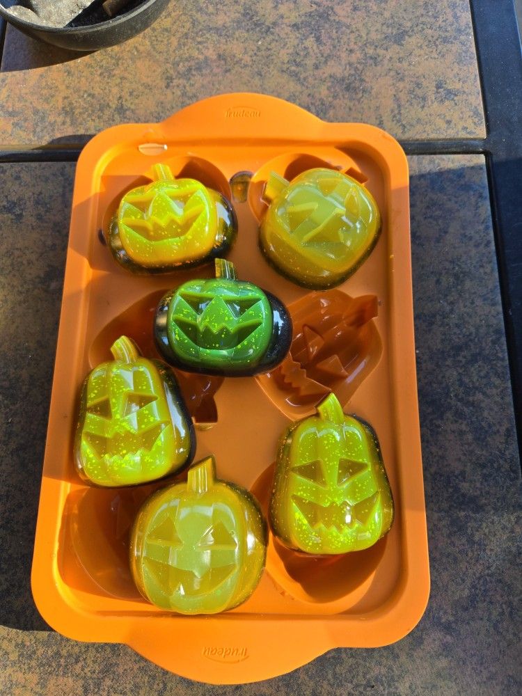 Resin Pumpkin Halloween With Glow 