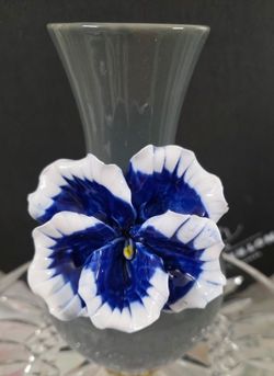 Anthropologie 3D Pansy Flower Ceramic Vase Grey Blue White