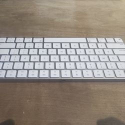 Apple Magic Keyboard + Keyboard iPad Stand Case