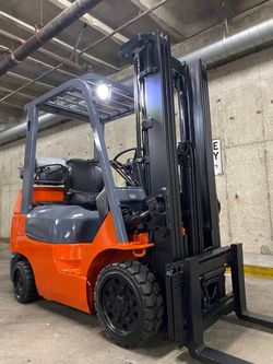 PERFECT Tpyota M7 forklift for sale LOW HOURS 