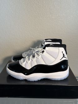 Size 9 Jordan 11 Concord