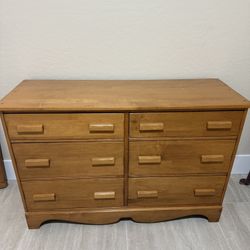 Full size solid oak bedroom set, bed frame, dresser, chest, night stand