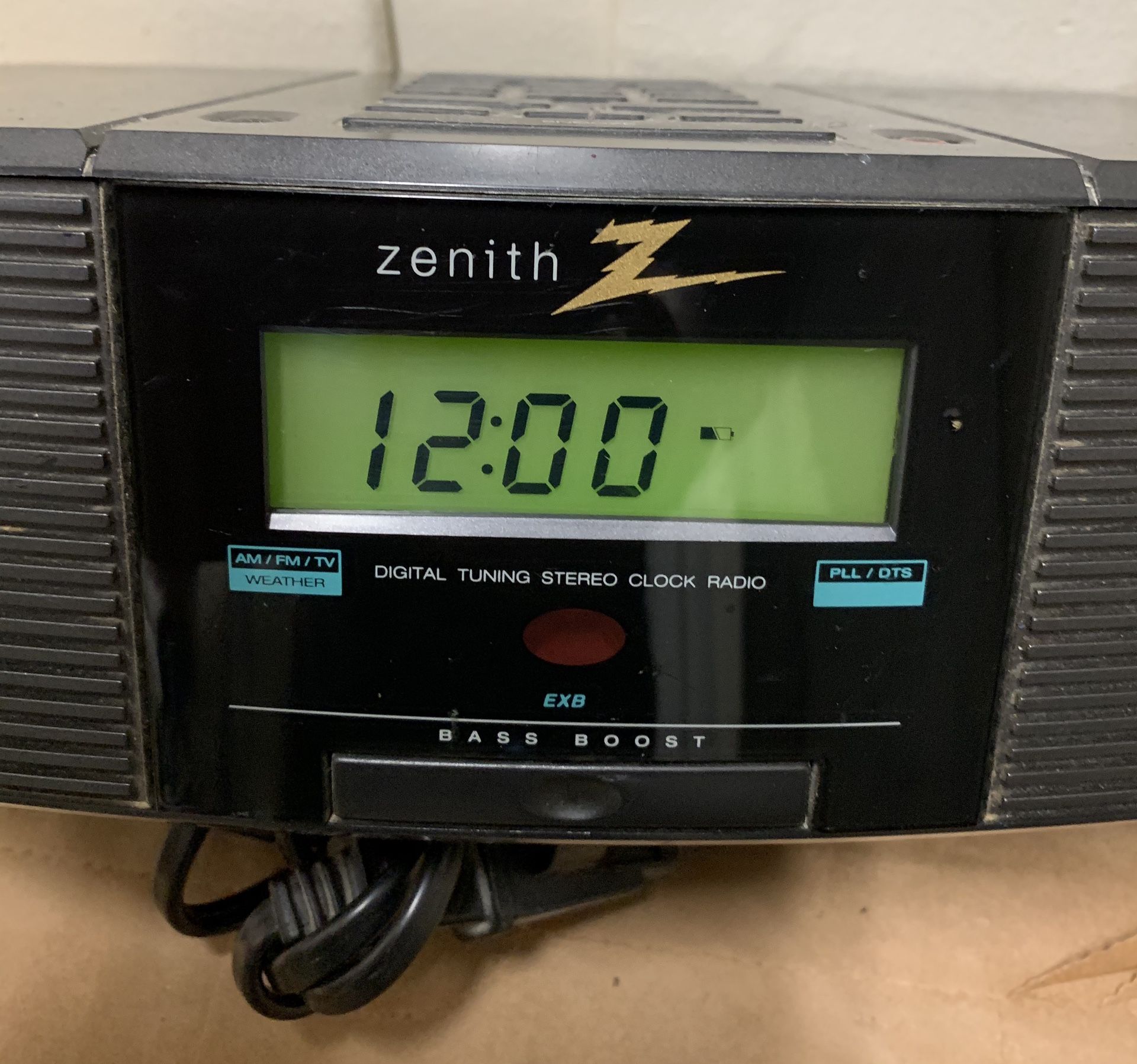 クラシックCD　１１０枚ほど Zenith Z213B Stereo AM FM WX AUX IN Weather Sound Alarm