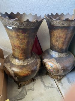 Antique Show Piece Vase 2 Available $50 Each