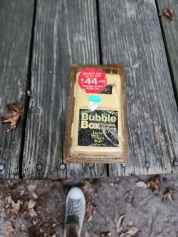 Marine Metal B-11 Bubble Box Live Bait Aerator, Water Resistant Air Pump, Portable & Battery Powered