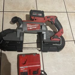 Milwaukee deep cut m18 bandsaw with 3 ah batt and charger $300 firm in n Lakeland 