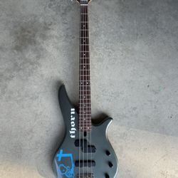 Yamaha bass guitar