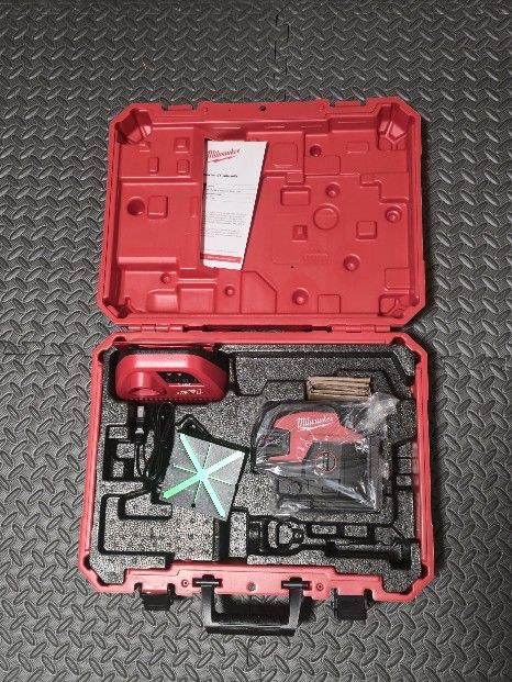 Milwaukee 3624-21 M12 Green Cross Line & 4-Points Laser Kit