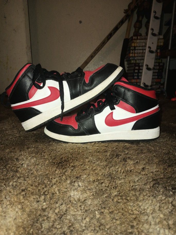 Barely Used Nike Jordans