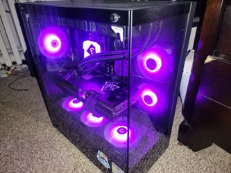 Custom Powerful Gaming PC with Ultrawide Alienware OLED monitor
