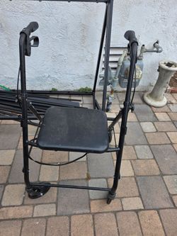 Walker with seat