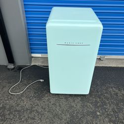 magic chef retro mini fridge 4.4 cu ft in mint green