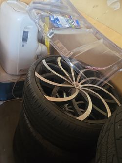 Damaged rims comes with tires fixable