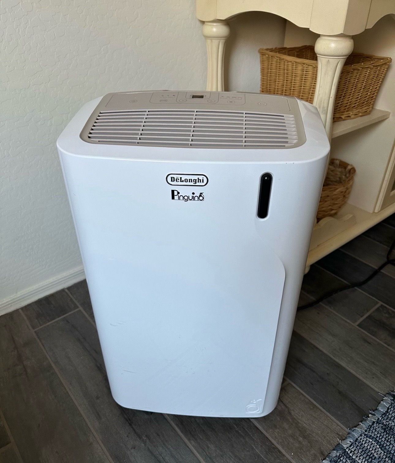 Portable AC unit 7000 nuts like new great condition
