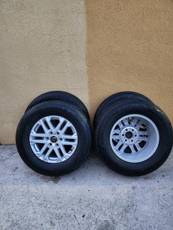 New Tire. 265/70R18 Toyota Tundra 2022