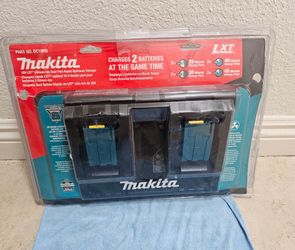 Makita dual charger