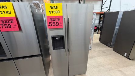 New side by side LG water and ice dispenser