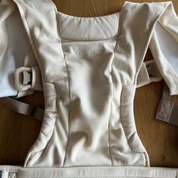 Ergobaby Embrace Carrier (color cream)