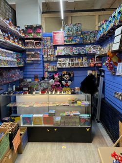 Pokémon, Yu Gi Oh, Naruto, Sports Cards And Toys