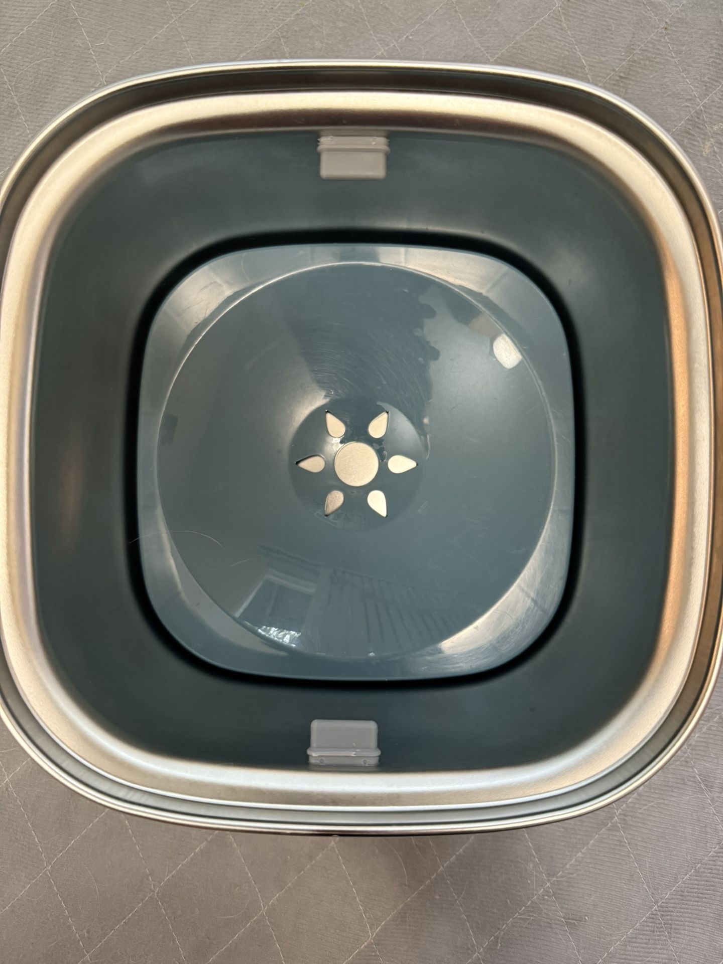 Water Bowl - Like New 