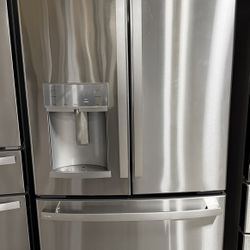 GE Profile COUNTER-DEPTH Refrigerator w/WATER+ICE