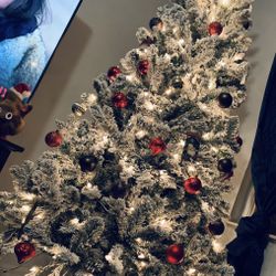 6.5 foot pre lit Christmas tree
