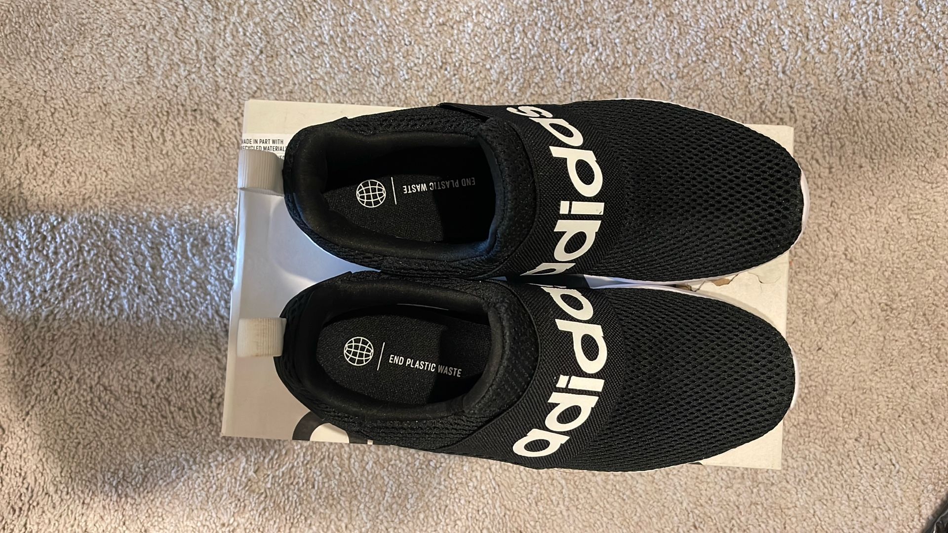 New Adidas Sneakers Size 7/teen 