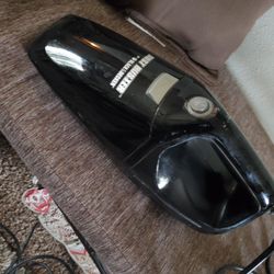Black N DECKER handheld VAC