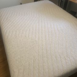 Casper Wave Hybrid Snow Queen Mattress With Bed Frame And Protector