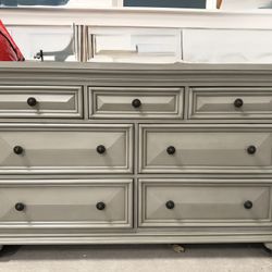 Matching Dresser Set With Mirror