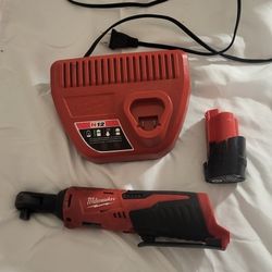 Milwaukee M12 3/8" High Speed Ratchet Kit