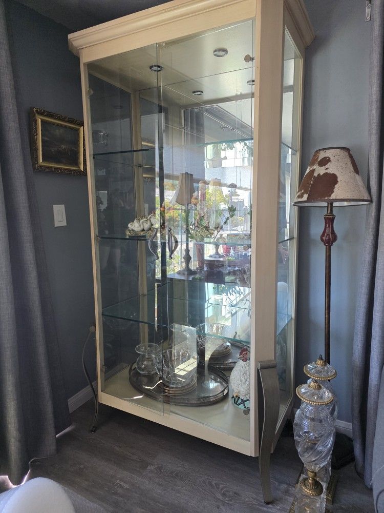 Glass Cabinet 