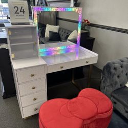 Hello Kitty Vanity Set 🔥SALE🔥