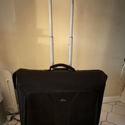 Luggage garment bag - Barely used