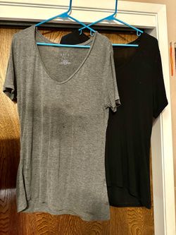 Apt. 9 Women’s Size S Grey and Black T-Shirts
