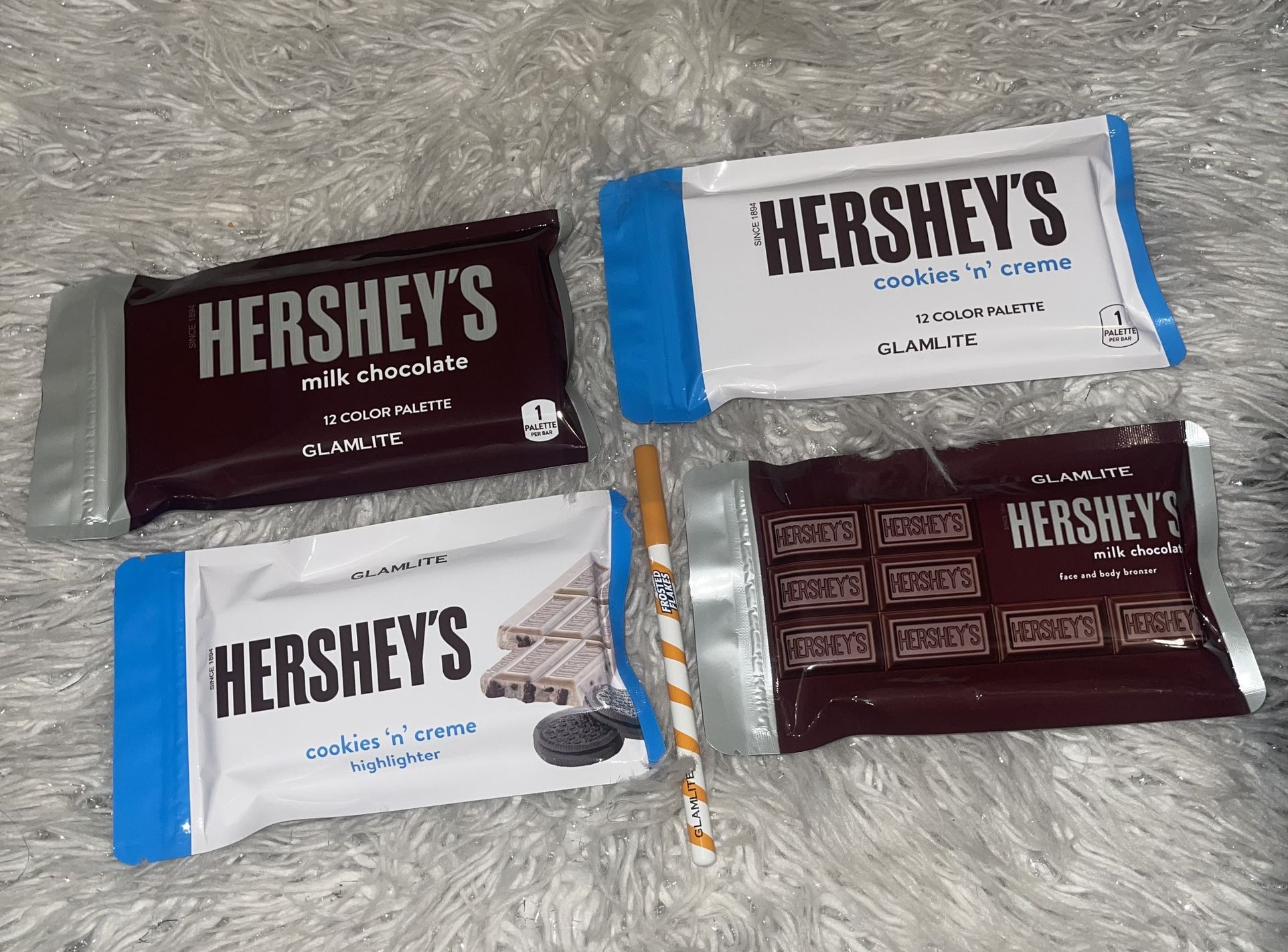 Glamlite Hershey Cookies And Cream And Hersheys Milk Chocolate Lot Of 5