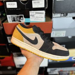 Jordan 1 Low University Gold Black size 9.5 USED But Clean