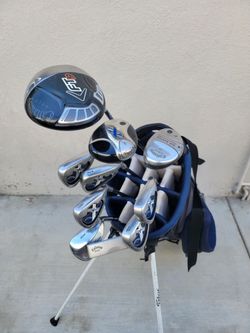 Callaway X-18 Golf Club Set Right Handed W/Titleist Stand Bag