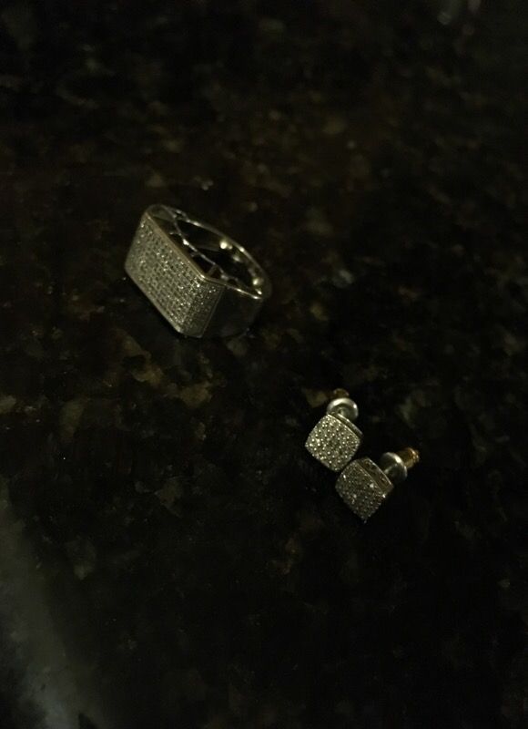 10kt white gold earrings with real diamonds