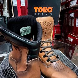 WORK BOOTS 🥾// TORO // Different Sizes available// Servicio a Domicilio Disponible 🚚