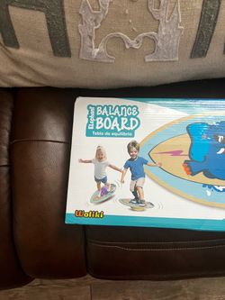 Wood balance board