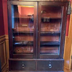 Mahogany bookcase/curio cabinet