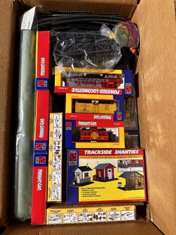 Vintage Life Like Train Set - Ho scale - Santa Fe #8943