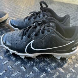 Softball And Baseball Cleats (Nike)